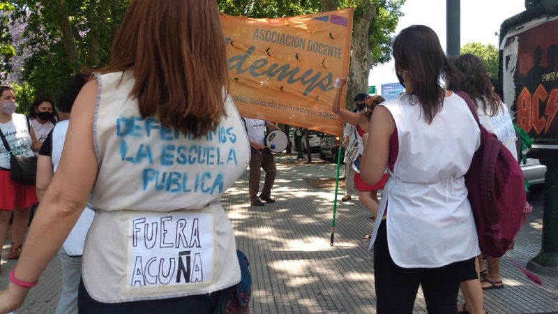 Caravana docente en rechazo a los dichos de Soledad Acuña