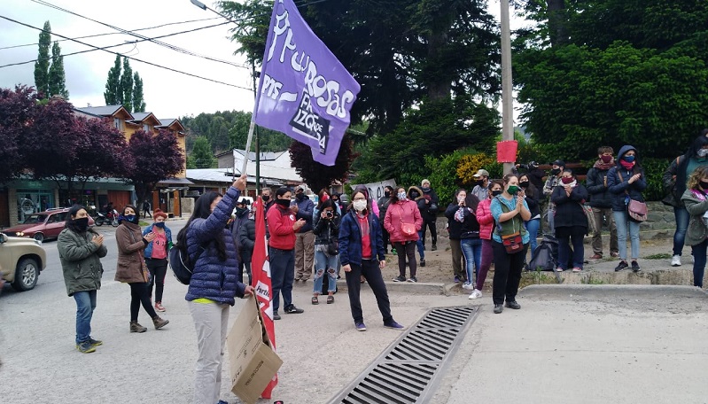 Jornada de apoyo hacia las familias amenazadas de desalojo en San Martín de los Andes