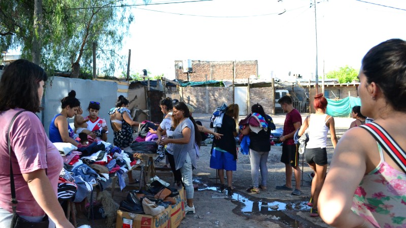 Jornada Solidaria de vecinos de La Quebrada en Godoy Cruz