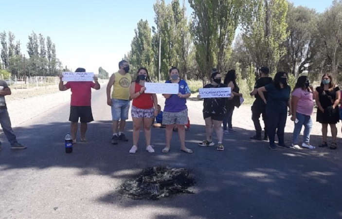 Tres barrios de San Rafael sin agua potable: vecinos cortan avenida Los Filtros