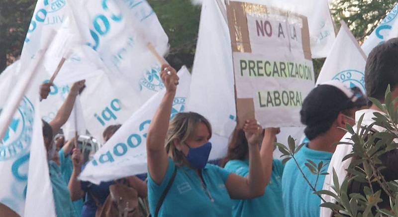 Movilización de trabajadores de la Coopi en repudio a la municipalización del agua en Carlos Paz