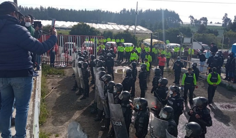 Ecuador: a pesar de la represión en Navidad trabajadores de Explocen continúan en huelga