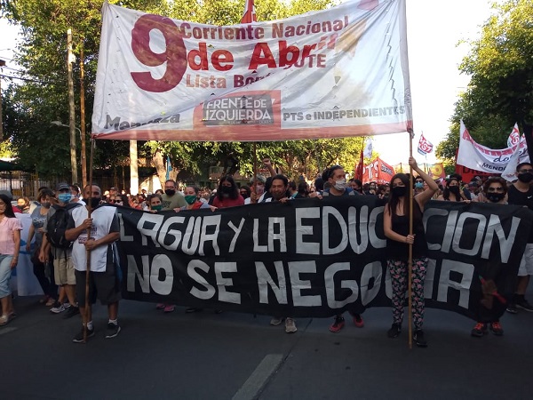 Trabajadores de la educación de Mendoza le respondieron a Suárez en las calles