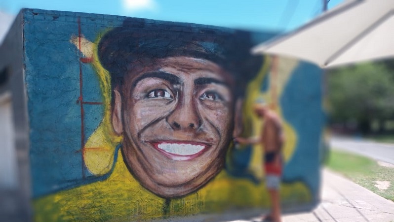 [Fotogalería] A 11 meses de su asesinato hicieron murales por Carlos Bocacha Orellano en Rosario