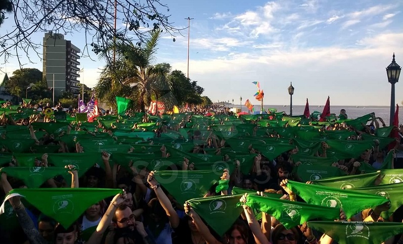 Denuncian que en Santa Fe no se garantiza el derecho al aborto legal, seguro y gratuito