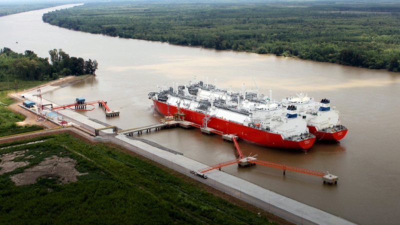 Levantan la clausura de la terminal regasificadora de Escobar: una bomba de tiempo