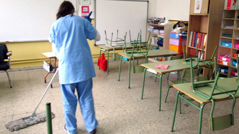 Vuelta al aula en Córdoba: qué dicen las trabajadoras de limpieza