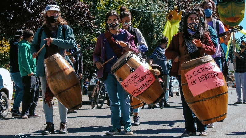 Artistas autoconvocados de Junín de los Andes salen a las calles