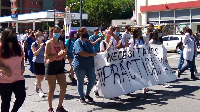 UNLP: estudiantes de Cs. Médicas marchamos para reclamar la vuelta segura a las prácticas 