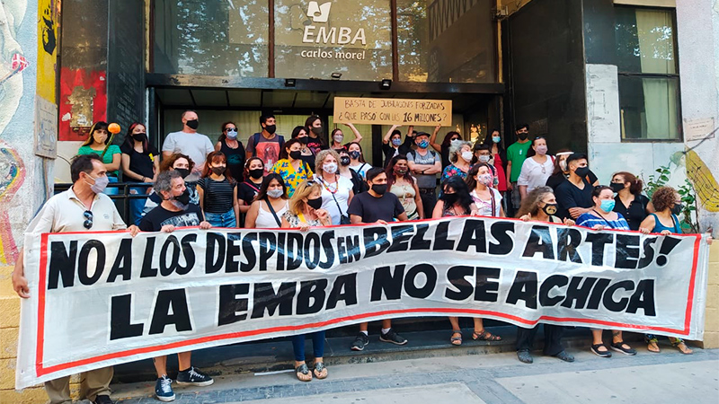 Docentes de Quilmes y estudiantes de la EMBA se movilizaron contra el ajuste