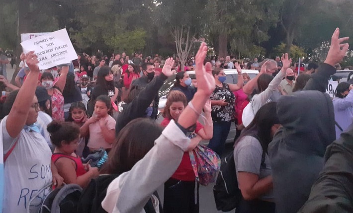 Movilización en Trelew rodea de solidaridad a las familias de la Comarca Andina