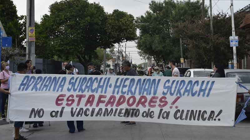 En la clínica San Andrés no están solos: trabajadores y estudiantes los rodearon de solidaridad