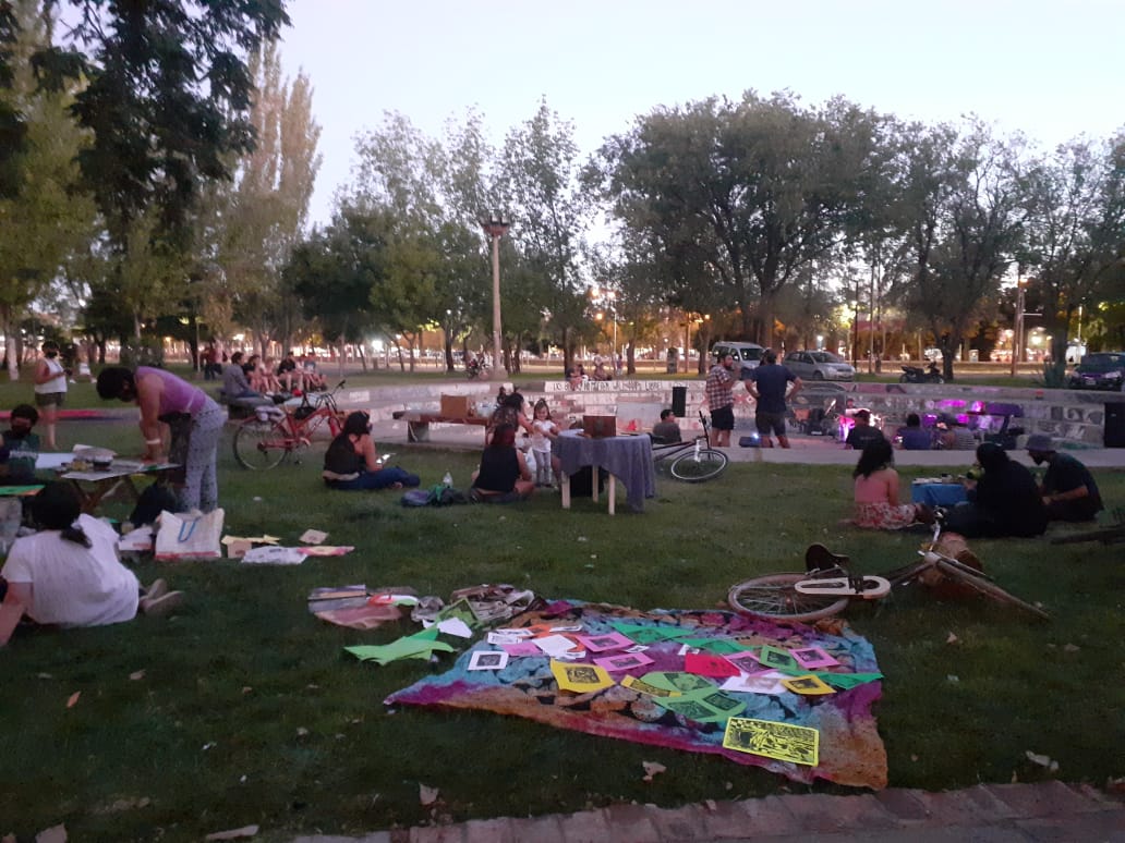 Feria de estudiantes de Arte de Neuquén en defensa de la escuela pública 