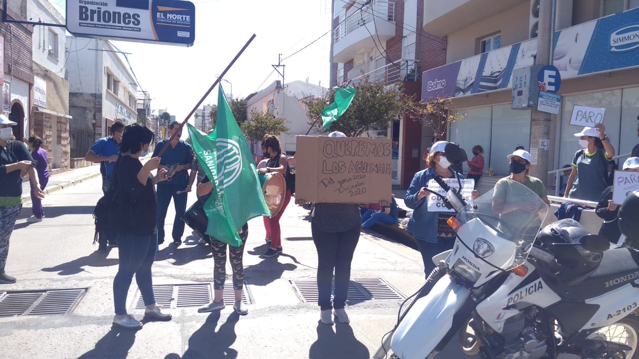 Trabajadores del Urológico de Río Cuarto reclaman por aguinaldos adeudados