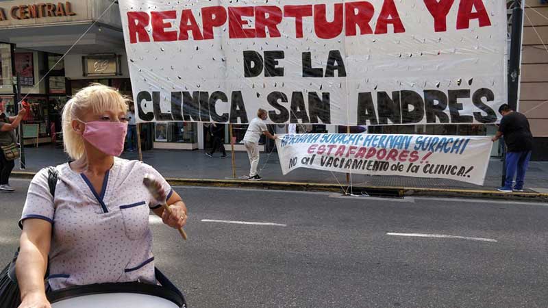 Reclamo por la reapertura de la Clínica San Andrés en las puertas del PAMI