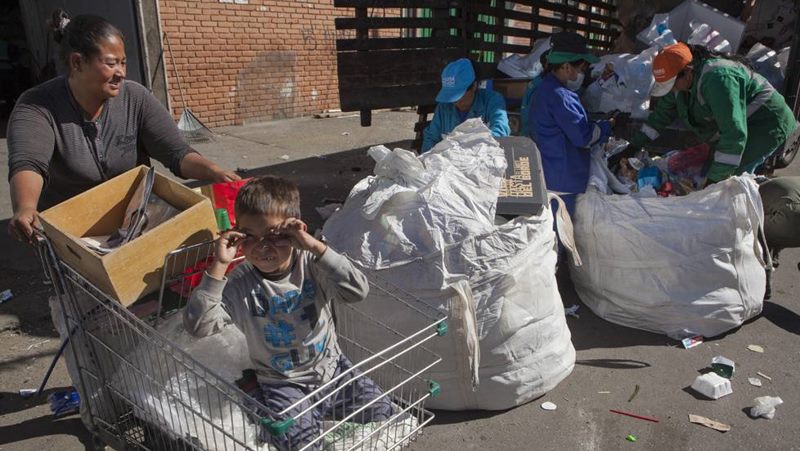 Ecofem, el nuevo centro de precarización laboral y reciclado de basura de Córdoba