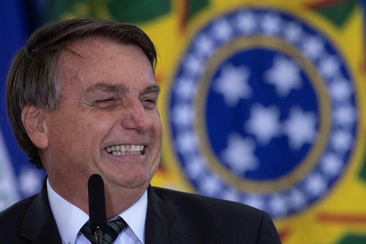 Bolsonaro dice que Brasil “merece sufrir” si vota a Lula