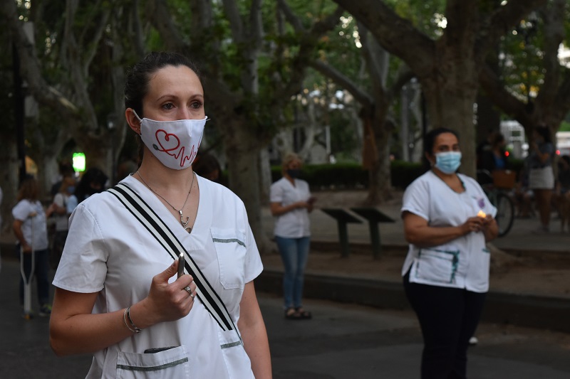 Basta de negocios: pongamonos de pie en defensa de la salud pública