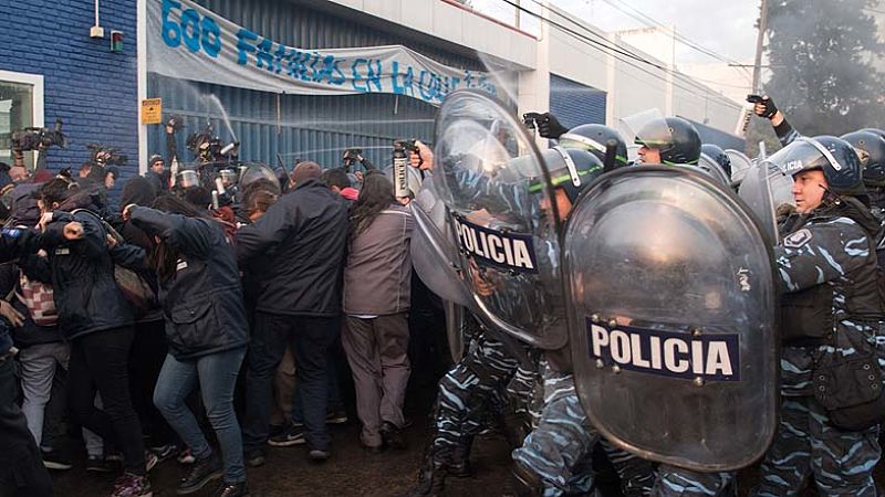 Proyecto oficial contra la violencia policial ¿limitar con leyes vigentes a las fuerzas empoderadas?