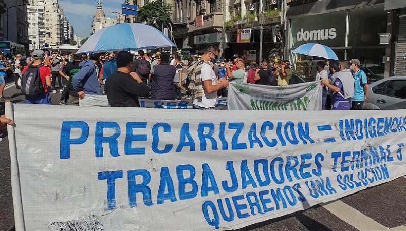 Puerto de Bs. As.: La burocracia sindical firmó acta a espaldas de 800 trabajadores