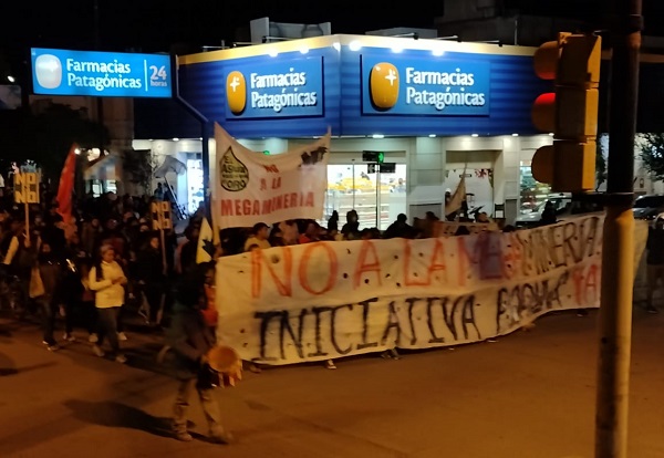 Violencia institucional contra manifestantes del No a la Mina