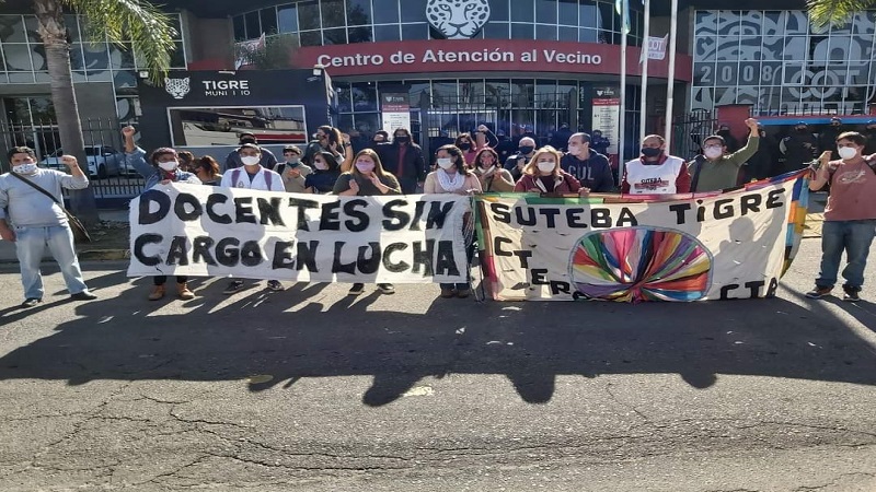 Tigre: Docentes sin cargos se movilizan al Centro de atención al vecino