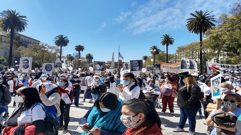 Récord de contagios y muertos: Alberto prioriza la deuda y no la salud