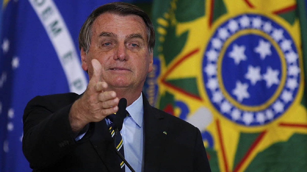 Bolsonaro abraza la Copa América en Brasil: “Lamento las muertes pero tenemos que vivir” 