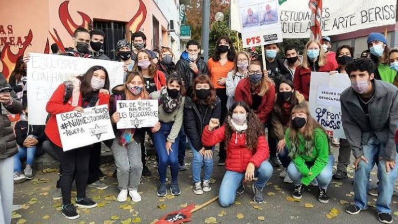 Mujeres y Universidad: “Tengo un hijo y me quedé sin trabajo, voy a tener que dejar otra vez”