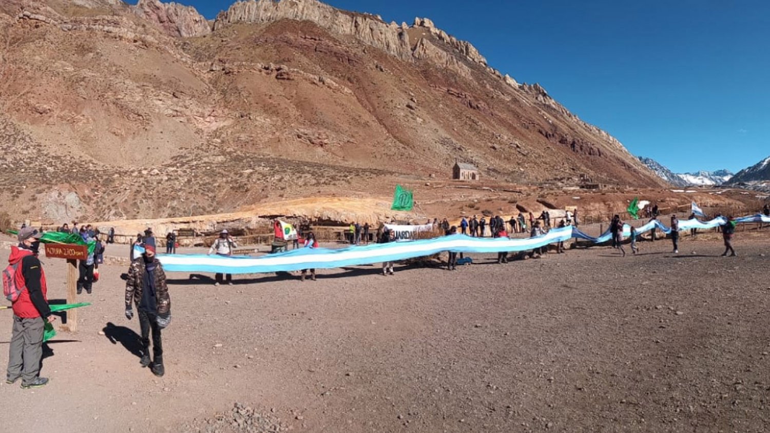 Gran caminata en defensa de las áreas naturales protegidas de Mendoza