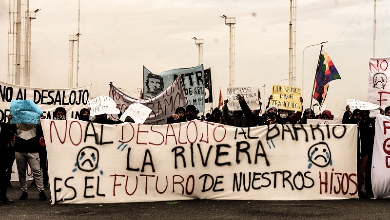 Suteba Lomas: a espaldas del reclamo de tierra y vivienda de la comunidad educativa 