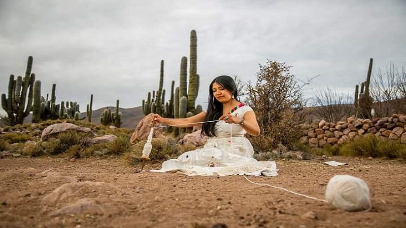 Añawita le canta a sus ancestras y mujeres de su vida