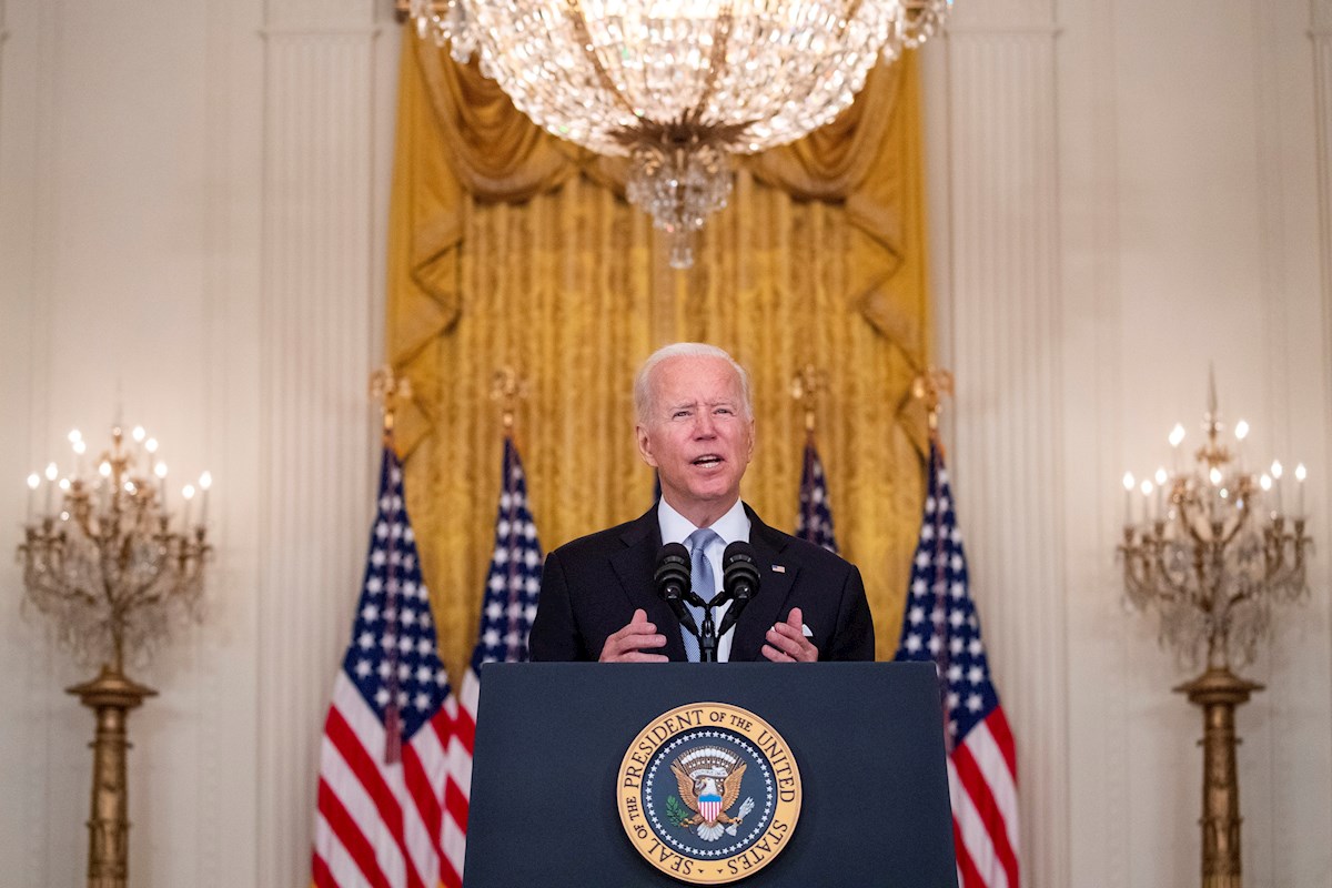 La debacle en Afganistán y la primera gran crisis de Biden