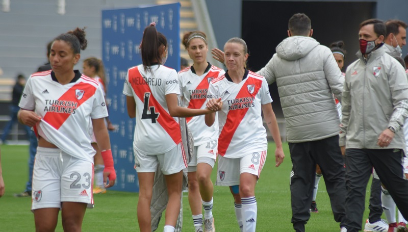 River ganó, gustó y goleó a Independiente