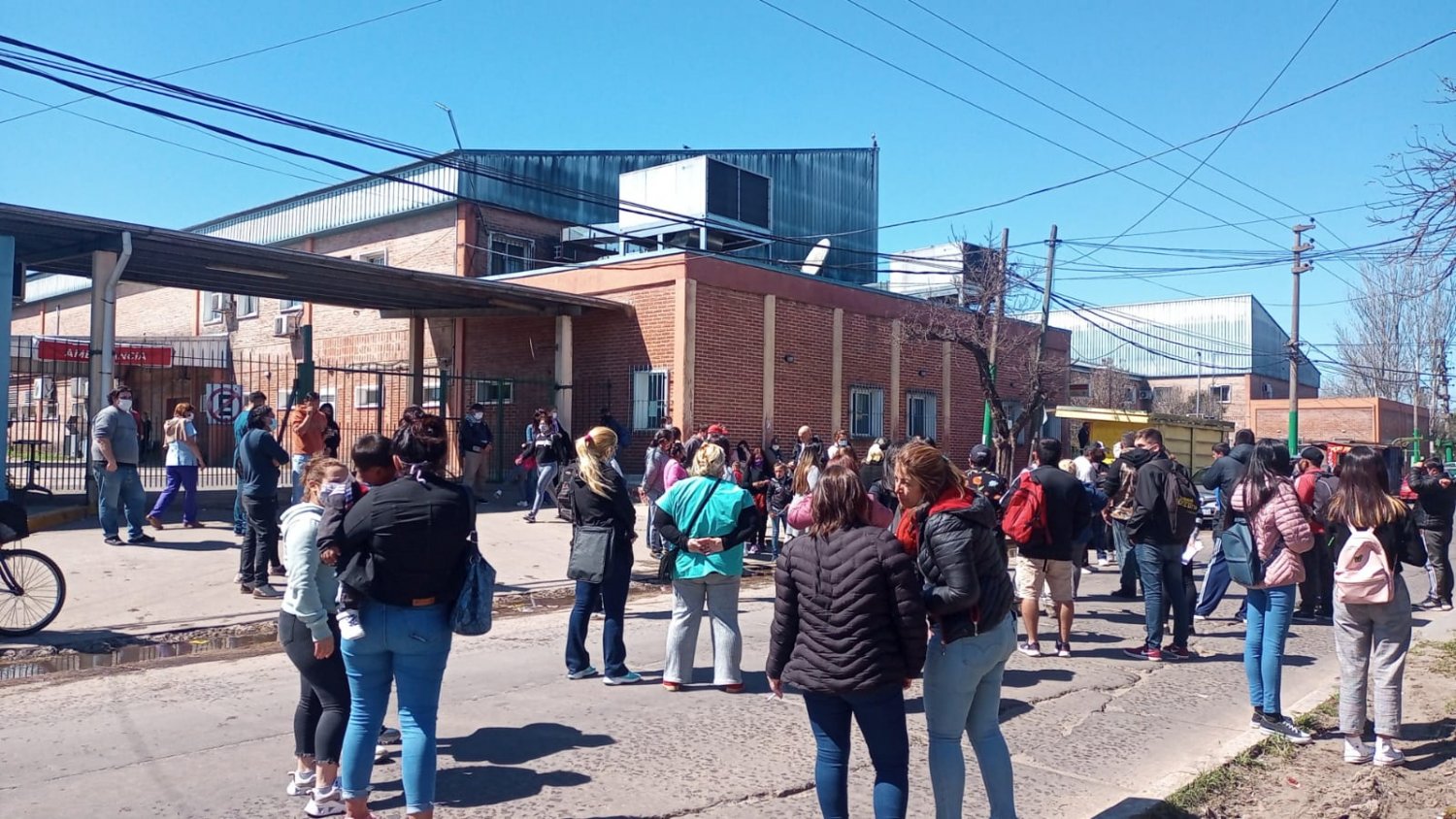 Corte y movilización de trabajadores del hospital Mercante en José C Paz