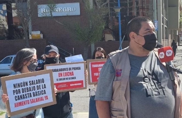 Paro nacional: trabajadores de prensa de Río Negro y Neuquén llevaron su reclamo a las calles