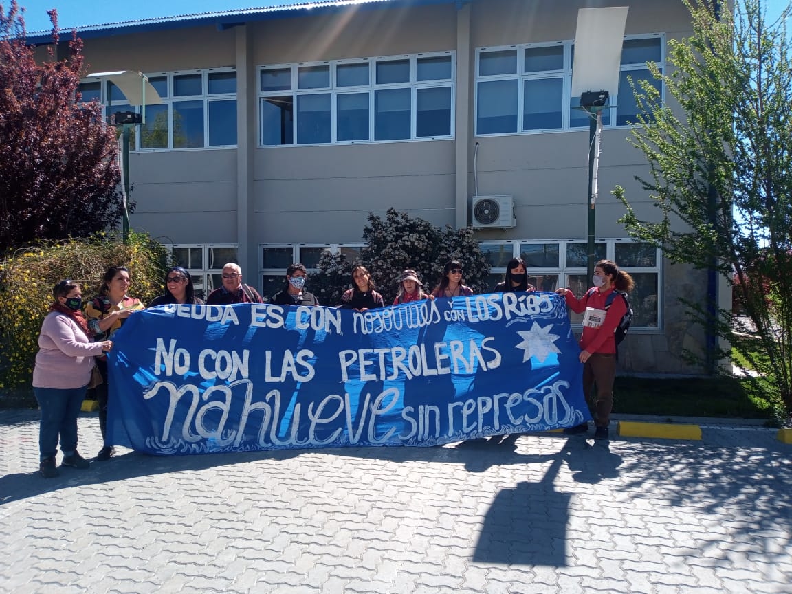 Sobreseyeron a 14 asambleístas criminalizados por una acción contra la represa en el río Nahueve 