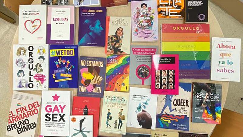 Una jueza obliga a retirar libros LGTBI de varias escuelas españolas