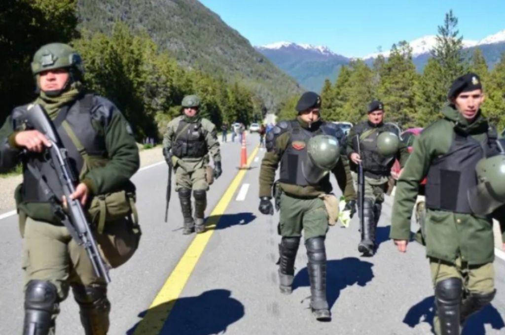 A pesar de los cruces con Carreras, Alberto Fernández envía Gendarmería a Río Negro