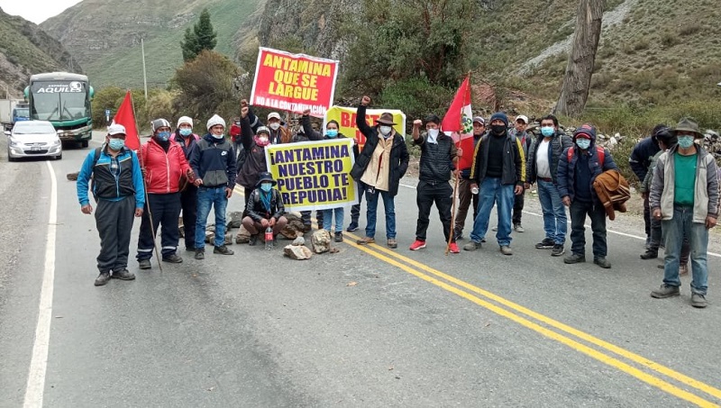 Paralizada la minera Antamina en Perú por bloqueos de los comuneros de Aquia