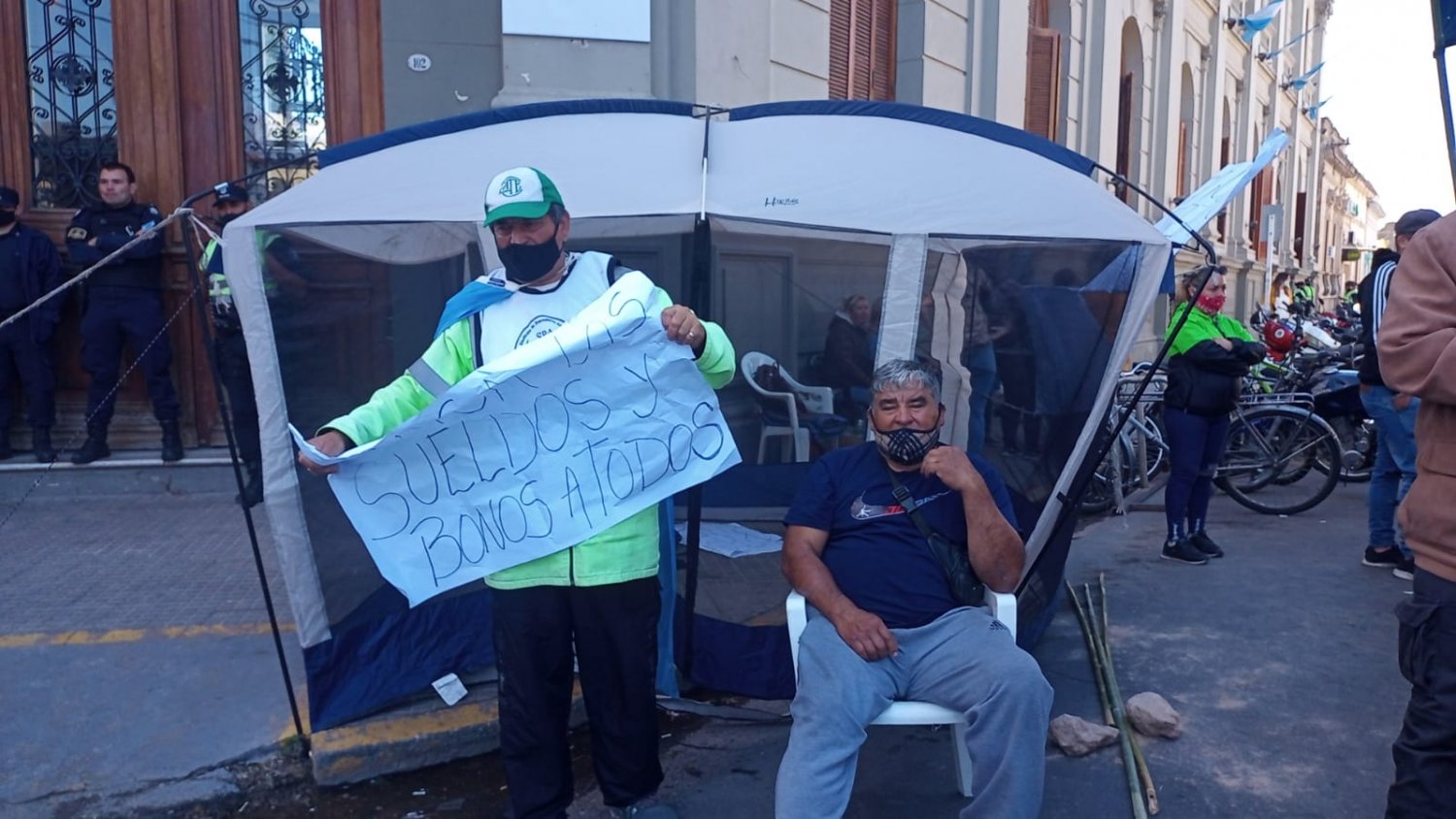 San Nicolás: Trabajadores municipales en lucha