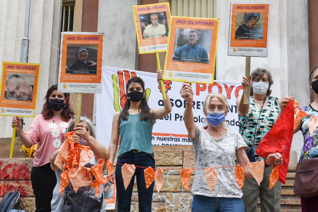 Próvolo: familiares y sobrevivientes se manifestaron contra las irregularidades en el juicio a Kosaka y Martinez.