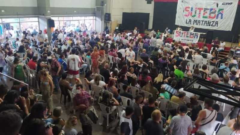 Congreso de Suteba: aceptar el ajuste del FMI o enfrentarlo en las calles