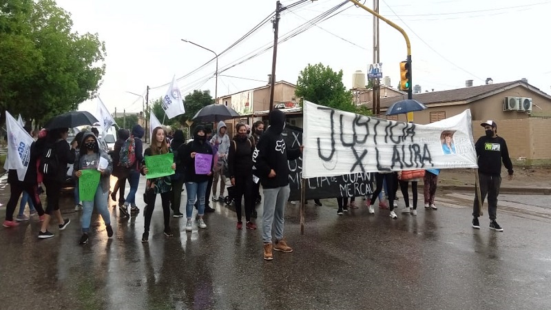 Movilizaron en Centenario exigiendo justicia por Laura Aspiazu