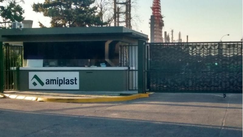 Amiplast: paro y reclamo por recomposición salarial, categorías y pase a planta