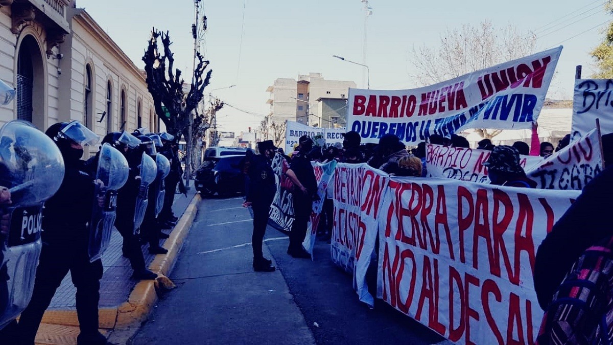 Orden de desalojo en el barrio recuperado La Nueva Unión: ¿el gobierno quiere otro Guernica?