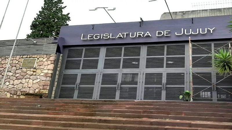 Docente a diputados de Jujuy: "Afuera nos estamos cagando de hambre"