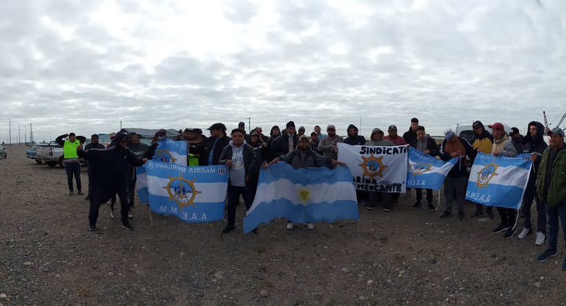 Trabajadores reclaman que se reconozca la tarea de amarre en el puerto de Rawson