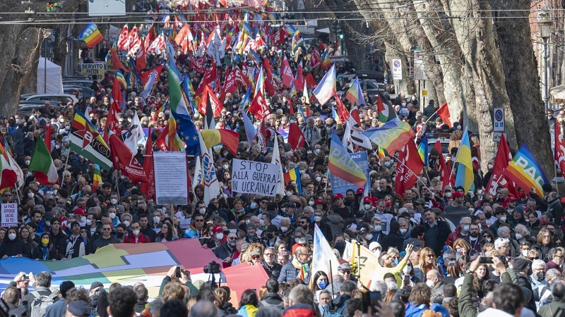 Italia: 50.000 personas en las calles de Roma por la paz en Ucrania y contra el militarismo de la OTAN