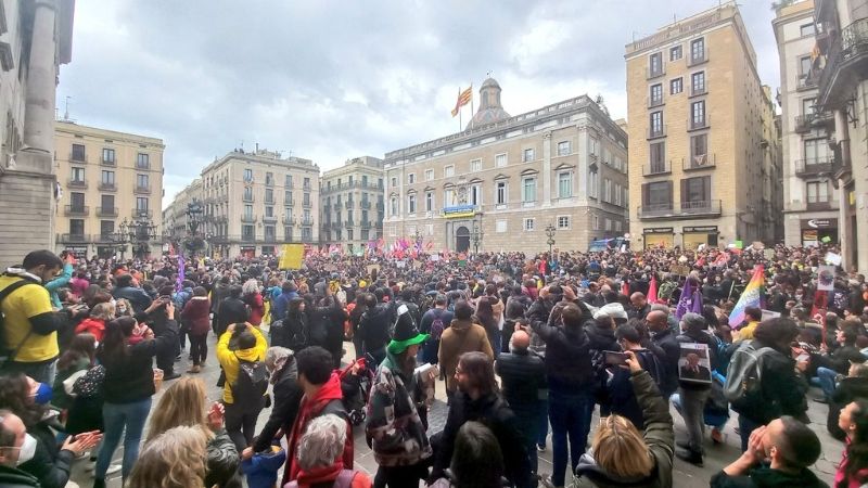 Barcelona: tercera jornada de paro y movilización de docentes contra el Gobierno de la Generalitat